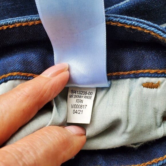 Old Navy NWT Mid Rise POP Icon Skinny Dark Blue Rinse (Fern) Curvy Girls 28 - Picture 9 of 15